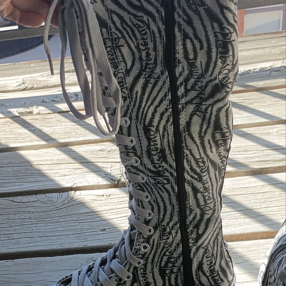 Coms - Picture 13 of 14